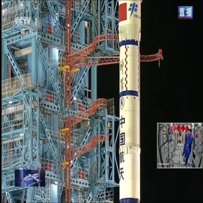 心懷山海，眼有星辰